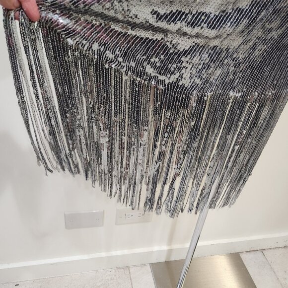 💋GLAM & SEXY💋1920's Flaper Vibe Fringe Strapless Dress in Silver Sequin - Picture 10 of 14